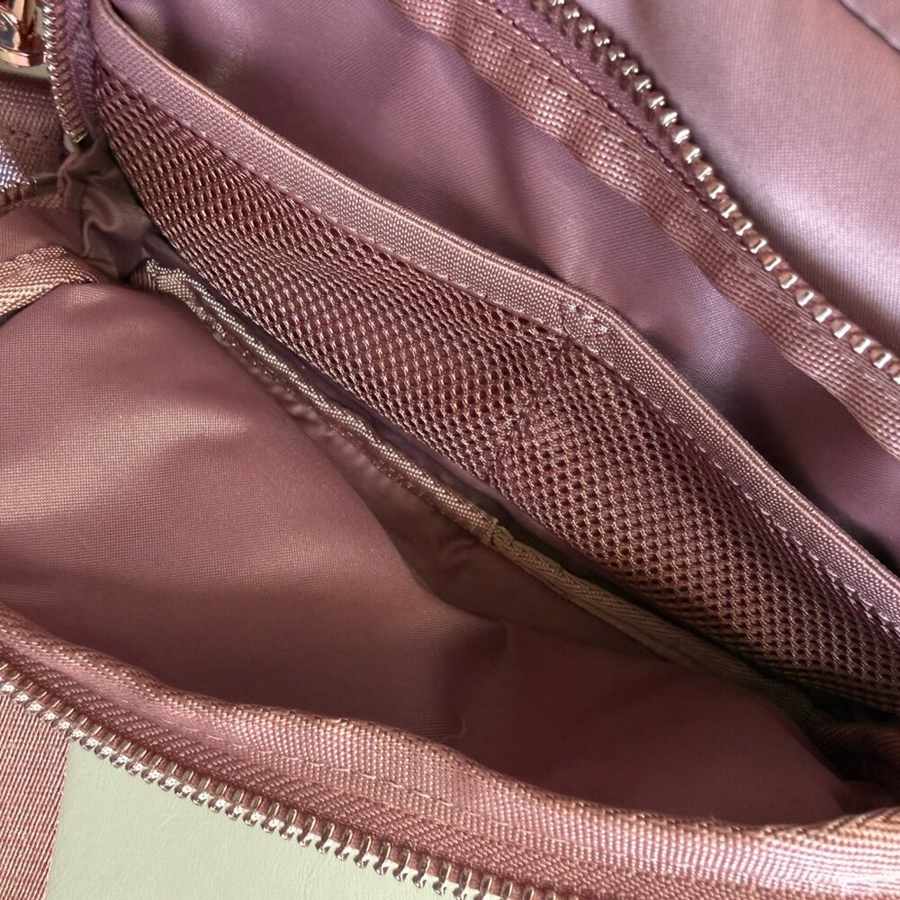 Lululemon Everywhere Crossbody Bag 2L Metal Hardware - Picture 2 of 4